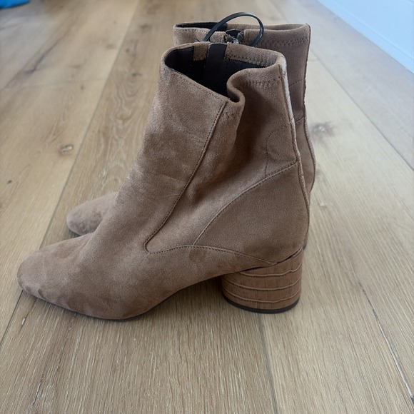 Donald Pliner Shoes - Donald Pliner Women's Giddie Heeled Ankle Booties Size 10 Brown Suede